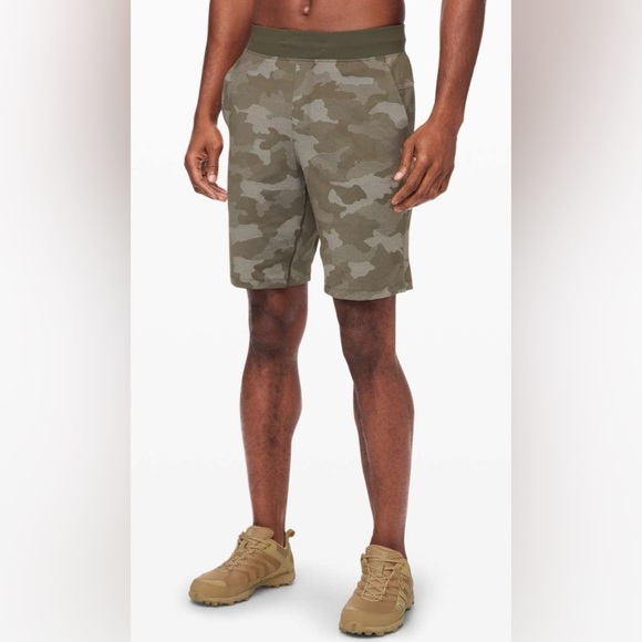 80. Lululemon Men’s T.H.E. Short 9" *Linerless- Mesh Camo Dark Olive/ Size Small - Picture 1 of 9